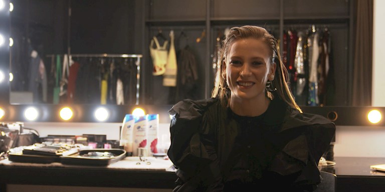 SERENAY SARIKAYA İLE KULİS RÖPORTAJI