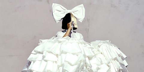 SIA'DAN M.A.C VIVA GLAM İŞBİRLİĞİ