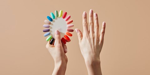 TEN RENGİNE GÖRE OJE NASIL SEÇİLİR?