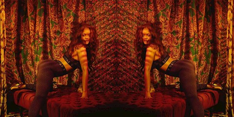 RIHANNA'NIN ATEŞLİ SAVAGE X FENTY DEFİLESİ