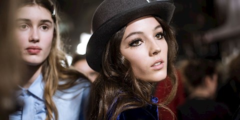 KUSURSUZ KİRPİKLER: EN İYİ 10 SUYA DAYANIKLI MASKARA