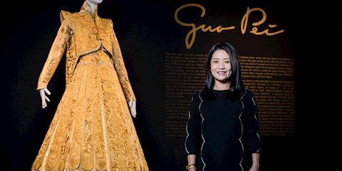 GUO PEI’İN COUTURE ELBİSESİ AÇIK ARTIRMADA