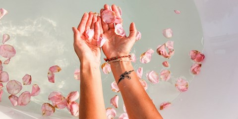 SAF BAKIM: GÜL SUYU 