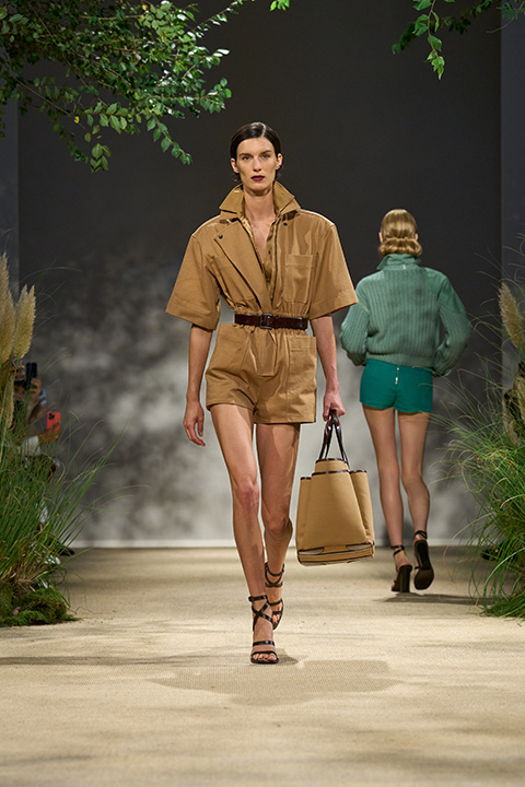 Milano Moda Haftası: Max Mara İlkbahar-Yaz 2024 Defilesi / 18