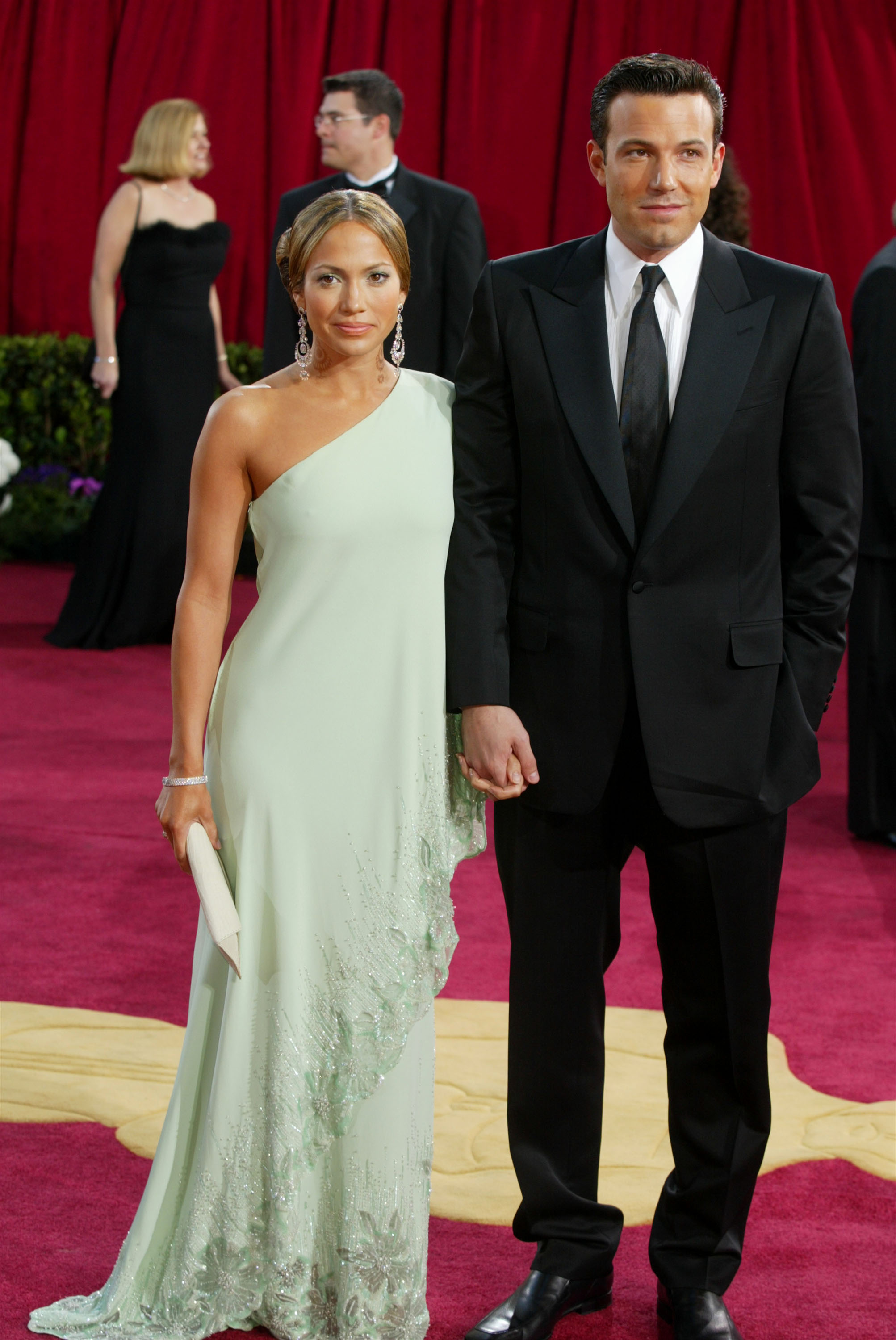 JENNIFER LOPEZ VE BEN AFFLECK NİŞANLANDI (YİNE!)