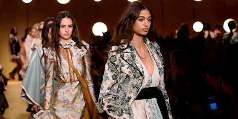 ZIMMERMANN, ELBİSE TASARIMI İÇİN ÖZÜR DİLEDİ