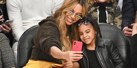BLUE IVY ARTIK ANNEANNESİNİN MAKYAJ SANATÇISI!