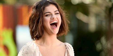 SELENA GOMEZ ARKADAŞLARI İLE AT BİNMEYE GİTTİ