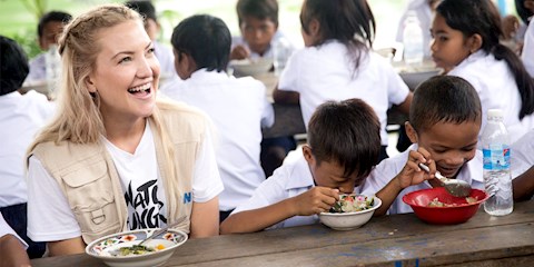 KATE HUDSON, “WATCH HUNGER STOP” İÇİN MICHAEL KORS'A KATILDI