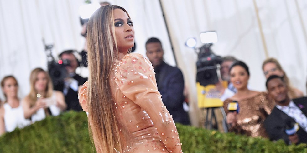 BEYONCE’DEN YIL SONU VİDEOSU