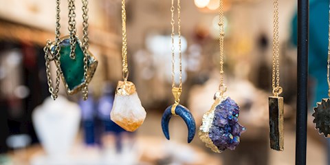 ANNELER GÜNÜ HEDİYENİZ İÇİN DOĞAL TAŞ SEÇENEKLERİNE GÖZ ATIN