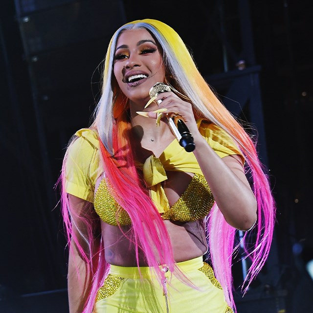 CARDI B (YİNE) TARİHE GEÇTİ!