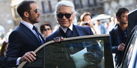 BALO ELBİSELERİ KARL LAGERFELD’DEN