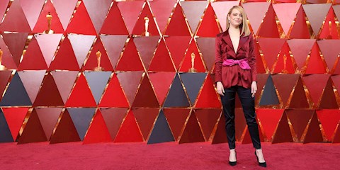 EMMA STONE'UN SIRA DIŞI OSCAR STİLİ