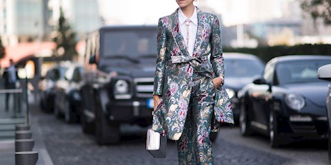 TAKIM ELBİSE ÇAĞI