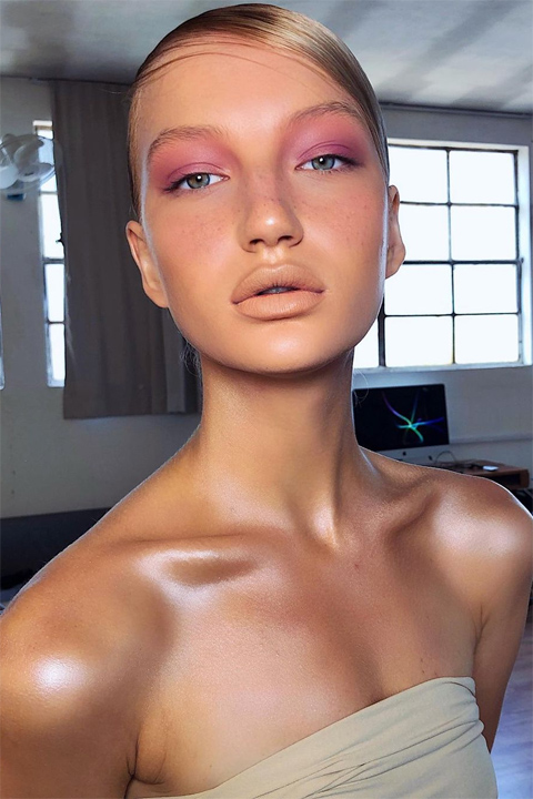 THE NEWEST BEAUTY TRENDS: PINK EYE MAKEUP