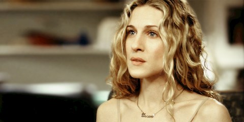 SLOGANLI KOLYE TUTKUSU