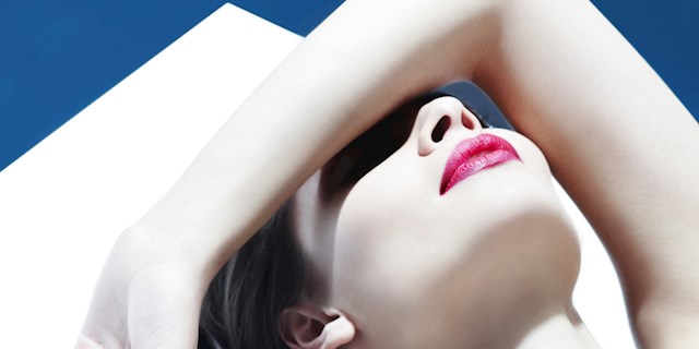 PLAJ ŞEMSİYELERİ CİLDİNİZİ KORUMAK İÇİN YETERLİ DEĞİL