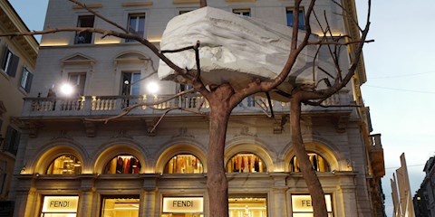 FENDI'NİN ROMA'YA ARMAĞANI 