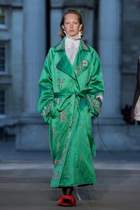 Londra Moda Haftası: Erdem İlkbahar/Yaz 2026 / 0