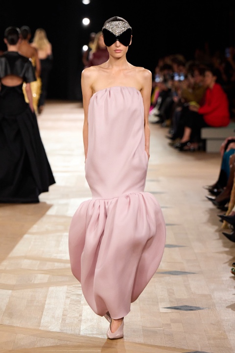 Paris Moda Haftası: Balenciaga İlkbahar/Yaz 2026 / 21