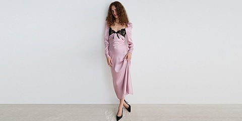 90’ların İkonik Kokteyl Elbisesi Yeniden Moda Sahnesinde