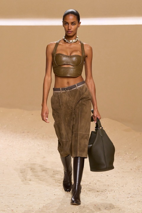 Paris Moda Haftası: Hermès İlkbahar/Yaz 2026 / 11