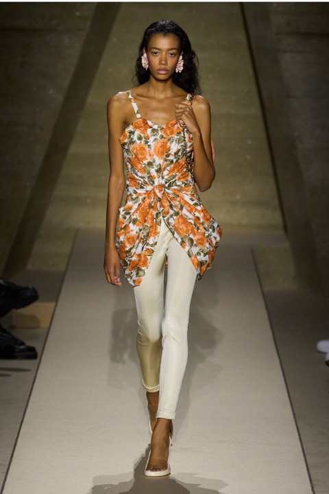 Paris Moda Haftası: Chloé İlkbahar/Yaz 2026 / 14