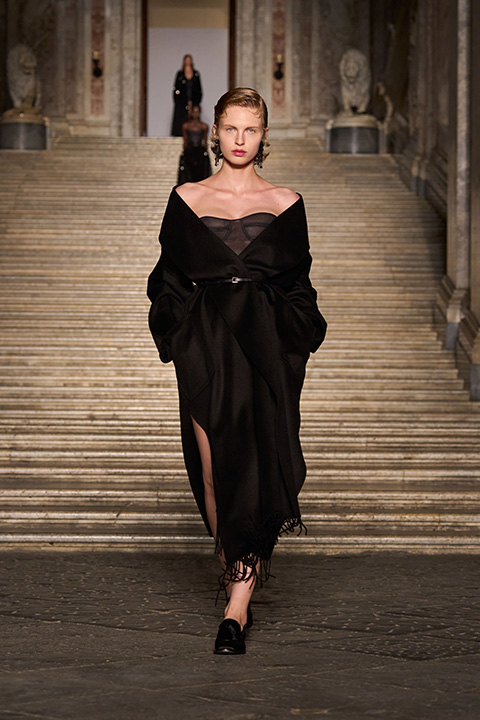 Max Mara 2026 Resort Koleksiyonu Napoli’de Tanıtıldı / 48