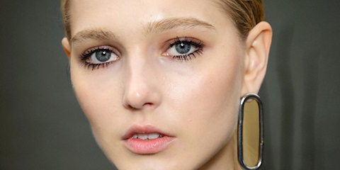 Kirpikleri Güçlendirmeye Yardımcı Olan 6 Serum