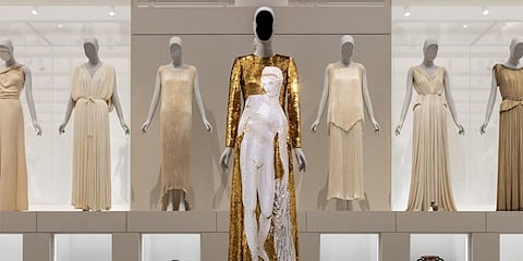 Costume Art, Modanın Neden Bir Giysiden Fazlası Olduğunu Açıklıyor