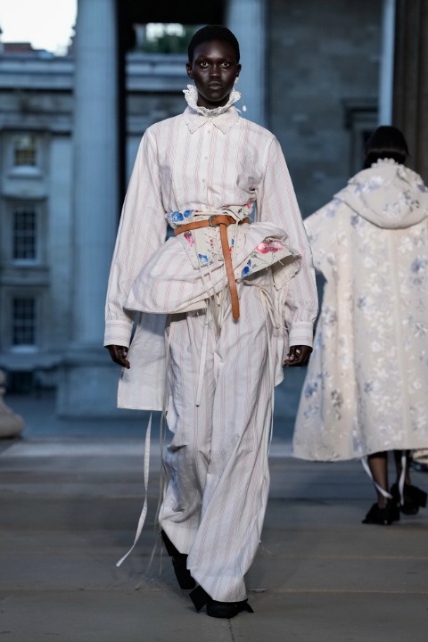 Londra Moda Haftası: Erdem İlkbahar/Yaz 2026 / 15