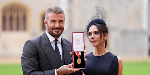 Victoria Beckham İlk Erkek Giyimi Tasarımını David Beckham İle Duyurdu