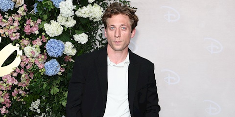Louis Vuitton, Jeremy Allen White’ı Yeni Marka Elçisi Olarak Duyurdu