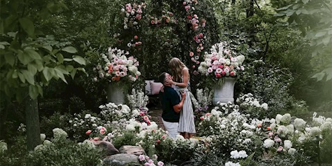 Taylor Swift’in Viral Olan Nişan Elbisesi Şimdiden Tükendi