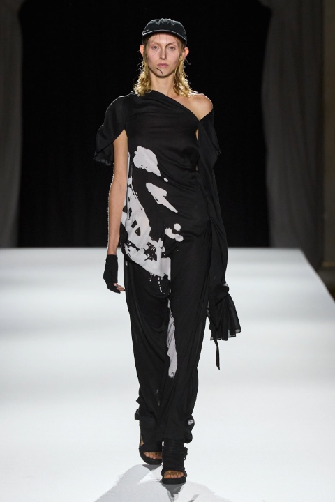 Paris Moda Haftası: Yohji Yamamoto İlkbahar/Yaz 2026 / 0