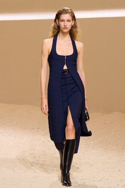 Paris Moda Haftası: Hermès İlkbahar/Yaz 2026 / 16