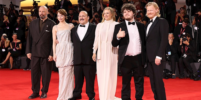 Kırmızı Halı: 2025 Venedik Film Festivali “Bugonia” Galası