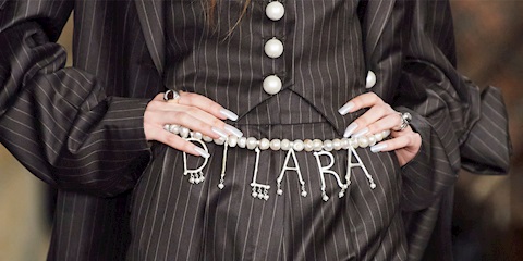 İnci Devrimi: Kırılgan Zarafetten Radikal Şıklığa