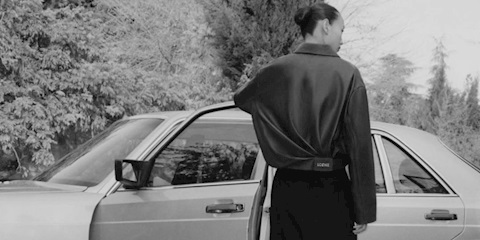 Loewe’nin Sonbahar/Kış 2025 Kampanyasına Yakından Bakıyoruz