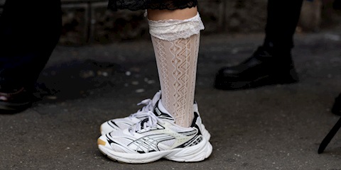 Okula Dönmeye Hazırlanıyoruz: Sezonun Popüler 5 Sneaker’ı