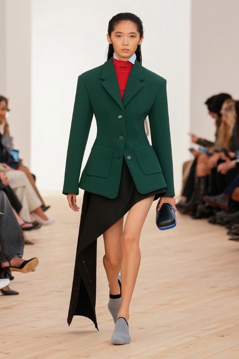 Paris Moda Haftası: Loewe İlkbahar/Yaz 2026 / 13