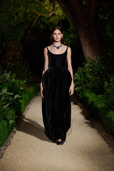 Dior'un Yeni Yüksek Mücevher Koleksiyonu Tanıtıldı / 24