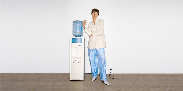 2025 Sonbaharında Ofis Şıklığı: Modern, Konforlu ve Zamansız Parçalarla Geri Dönüş Rehberi