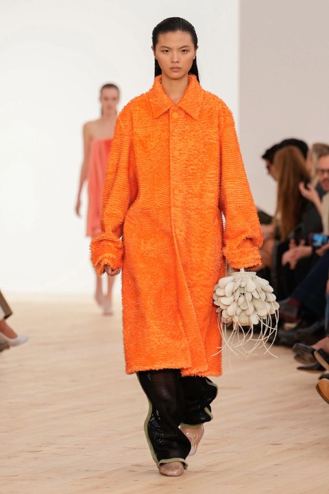 Paris Moda Haftası: Loewe İlkbahar/Yaz 2026 / 17