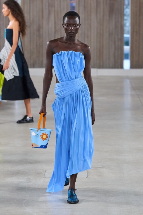 Milano Moda Haftası: Moschino İlkbahar/Yaz 2026 / 17