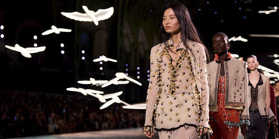 Paris Moda Haftası Chanel İlkbahar/Yaz 2027: Chanel’in İçindeki Farklı Kadınlar