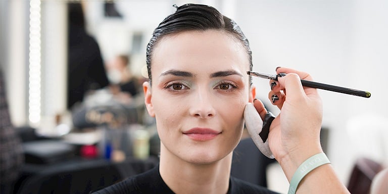 Göz Rengini Daha Belirgin Gösteren TikTok Trendi: Eye Maxxing