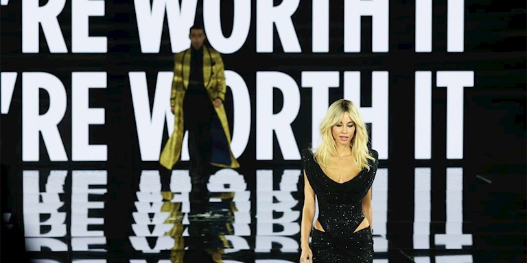 Raisa Vanessa, L’Oréal Paris Le Défilé 2025’te Dört Farklı Tasarımla Yer Aldı