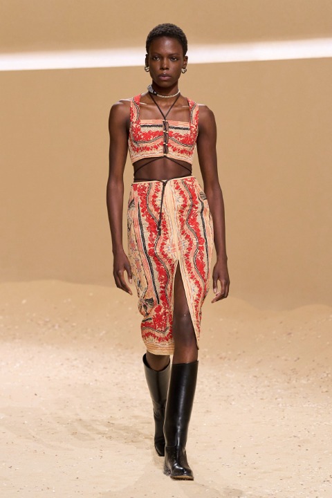 Paris Moda Haftası: Hermès İlkbahar/Yaz 2026 / 10